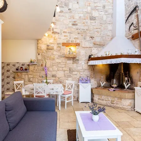 Lilo Lavender Apartment Loborika