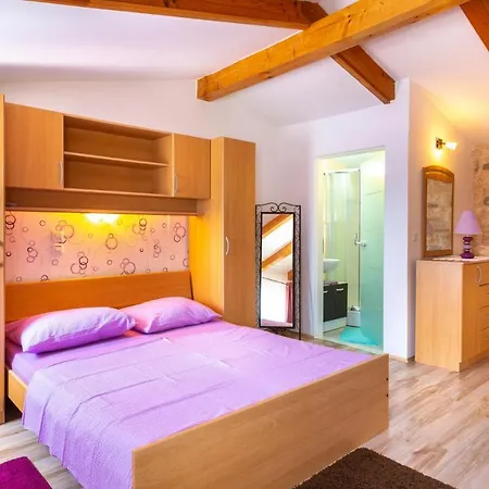 Lilo Lavender Apartment