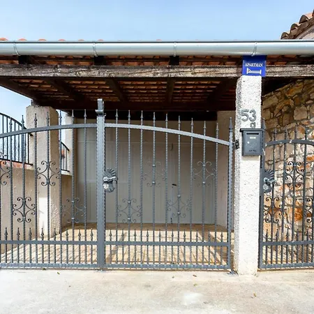 Lilo Lavender Apartment